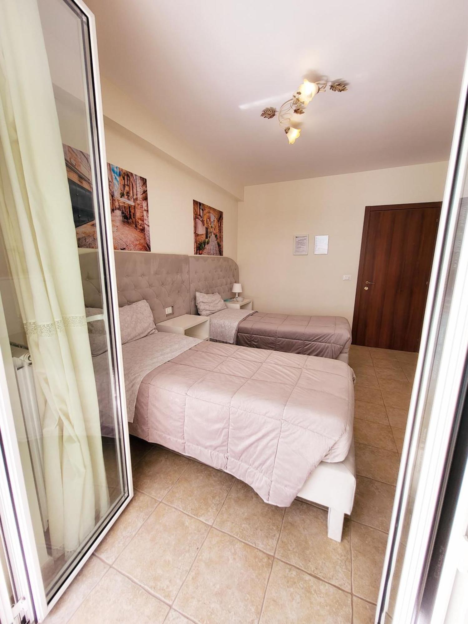 Waltanna Airport Bed and breakfast Bari
